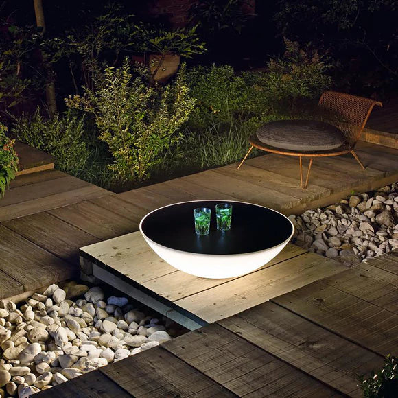 Solar outdoor floor lamp