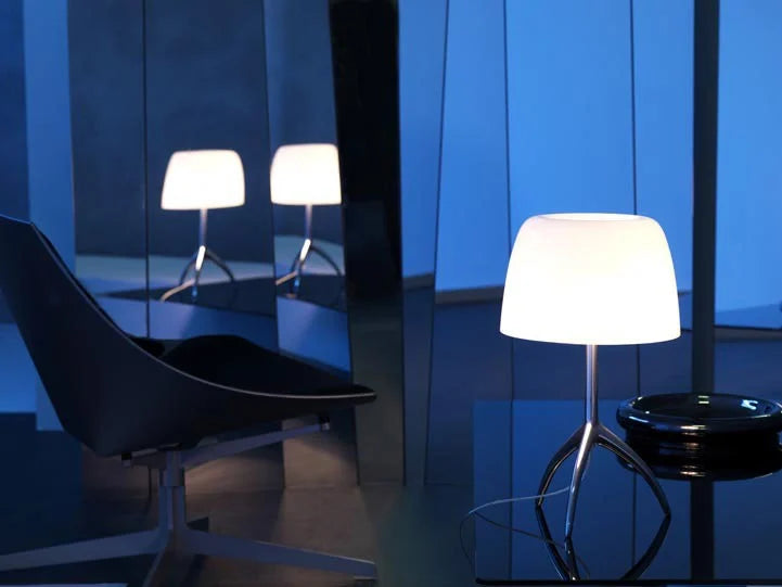 lumiere table lamp